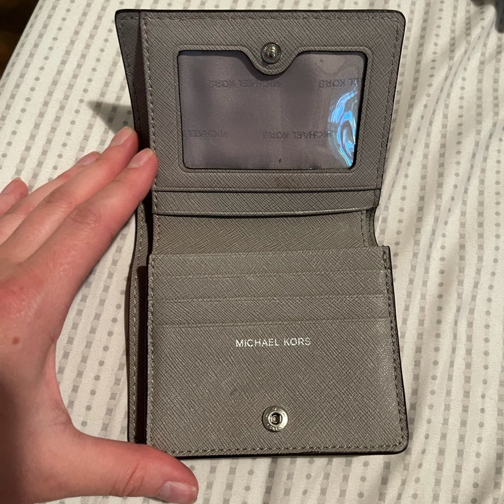 Michael Kors Jet set Travel Carryall wallet